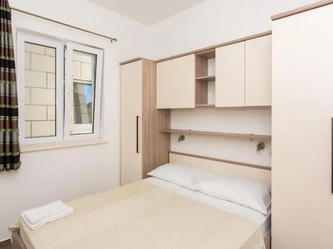 Ari * Ντουμπρόβνικ