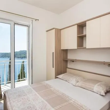Ari Apartment